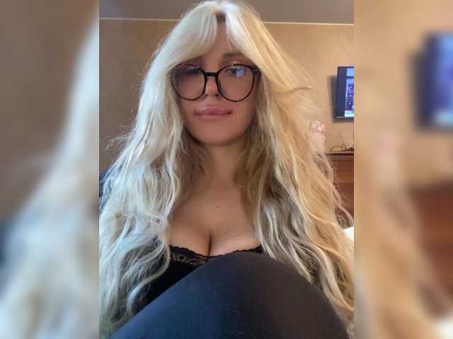 SonaZ live cam preview