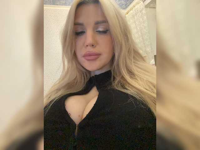 SonaZ live webcam show