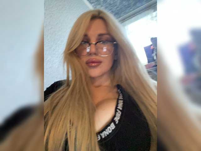 SonaZ live cam on BongaCams