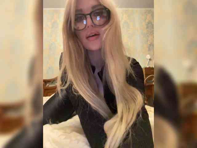 SonaZ live female cam on bongacams
