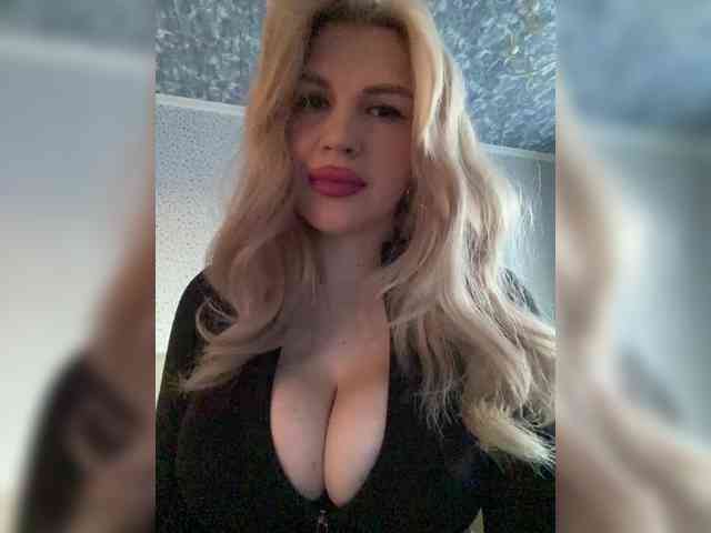 Mmmmmm-----'s cam show statistics and live stream
