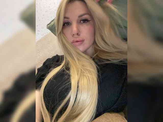 SonaZ live female cam on bongacams