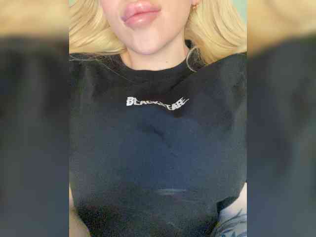 SonaZ live female cam on bongacams