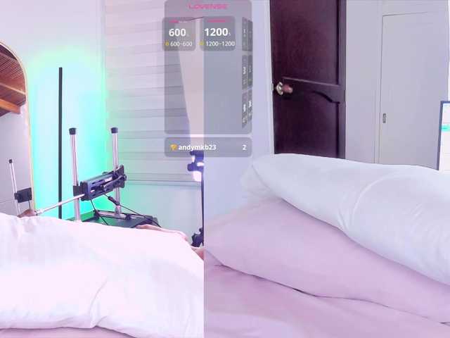Ebony-Skye live webcam show