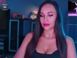 QWEENII Porn Show