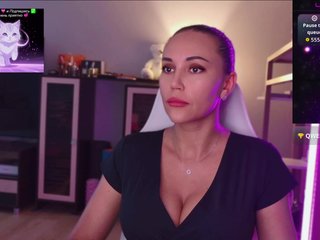 QWEENII Porn Show