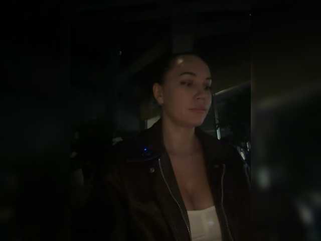 QWEENII live cam on BongaCams