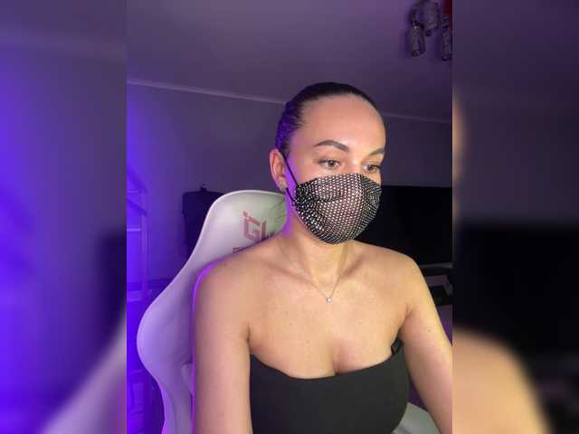 QWEENII's BongaCams show and profile