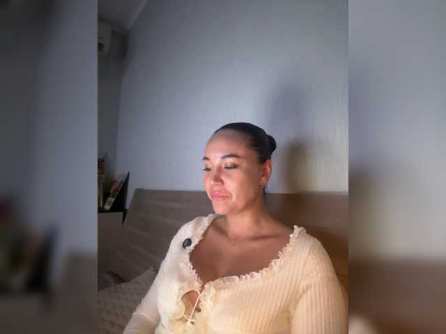 QWEENII live cam on BongaCams