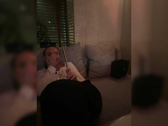 QWEENII's BongaCams show and profile