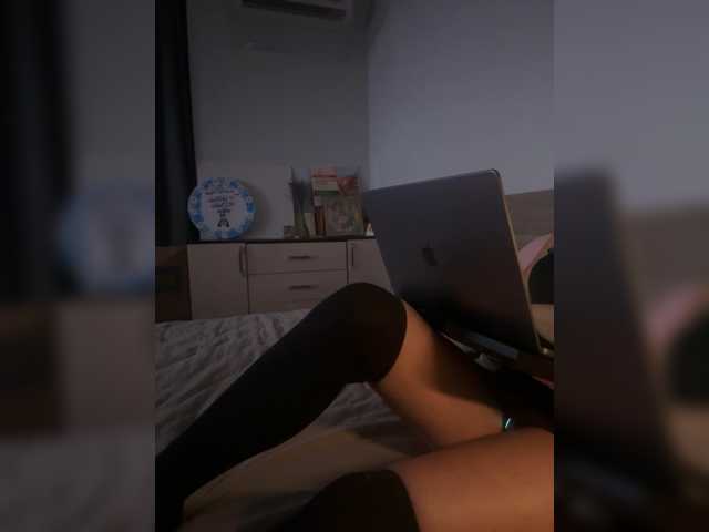 QWEENII live cam on BongaCams