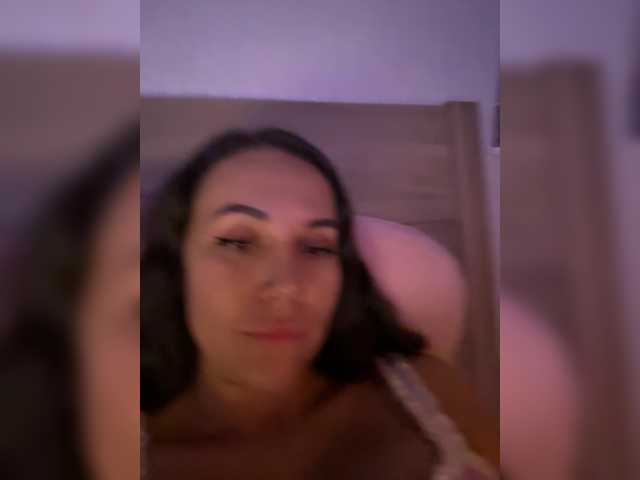 QWEENII live cam on BongaCams