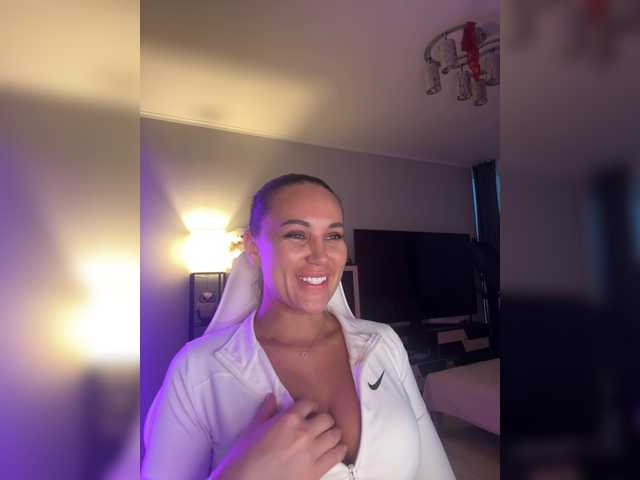 qweenii cam belle