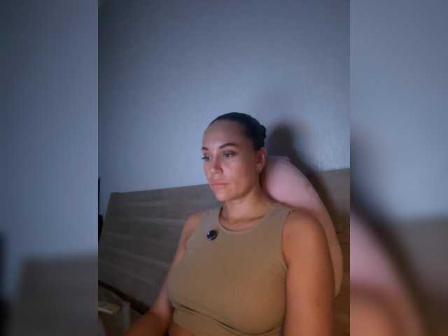 QWEENII live cam on BongaCams