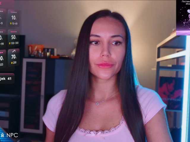 QWEENII live cam on BongaCams