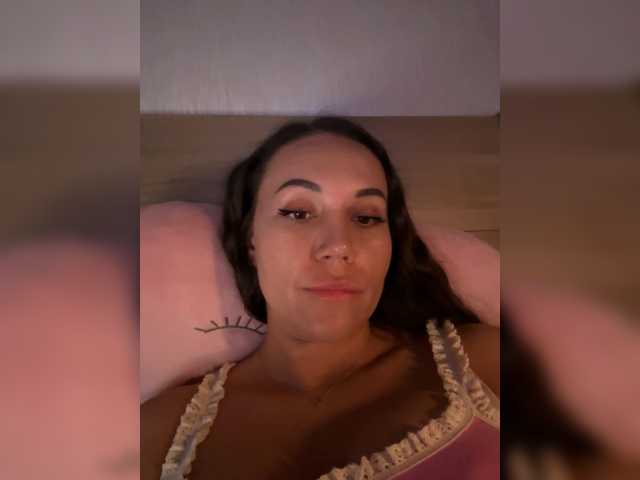 QWEENII live cam on BongaCams