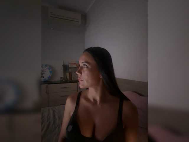 QWEENII live cam on BongaCams
