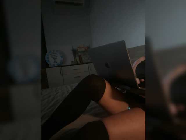 QWEENII live cam on BongaCams