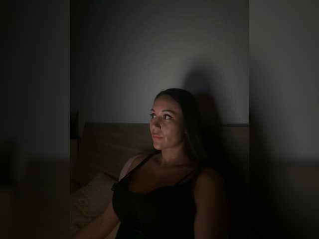 QWEENII live cam on BongaCams