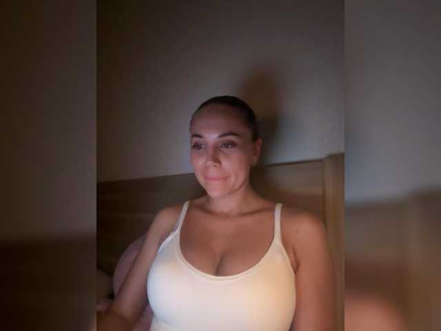 celca QWEENII