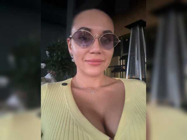 qweenii cam belle