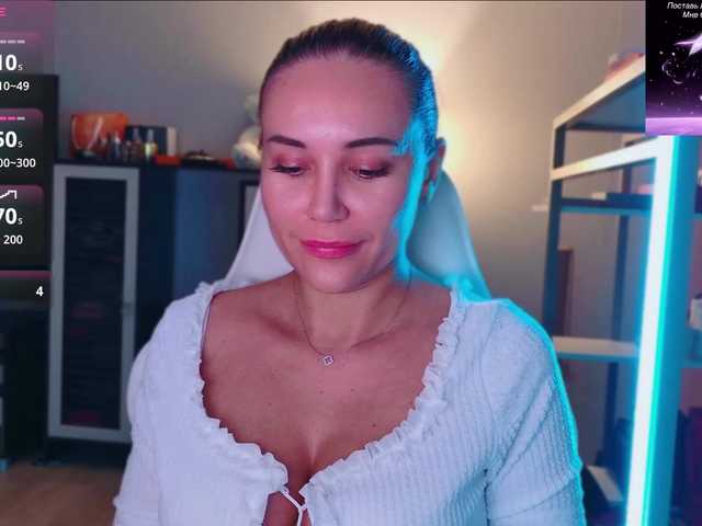 QWEENII live cam on BongaCams