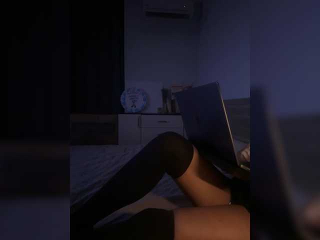 QWEENII live cam on BongaCams