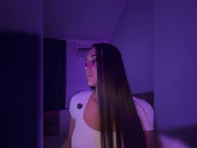 QWEENII live cam on BongaCams