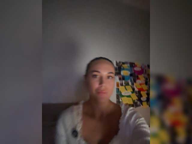 QWEENII live cam on BongaCams