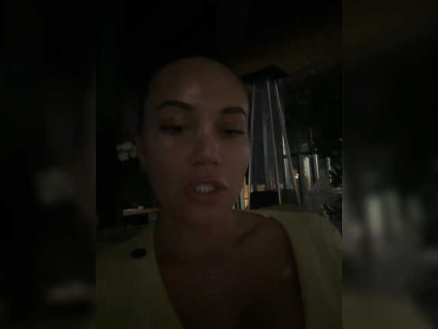 QWEENII live cam on BongaCams