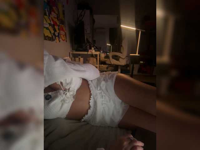 QWEENII live cam on BongaCams