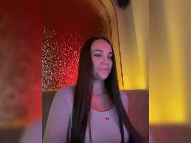 QWEENII live cam on BongaCams