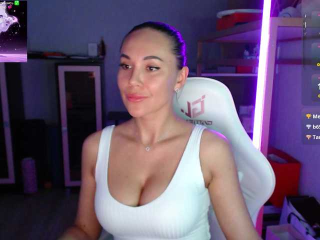 qweenii live sex show