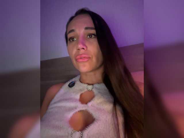 QWEENII live cam on BongaCams