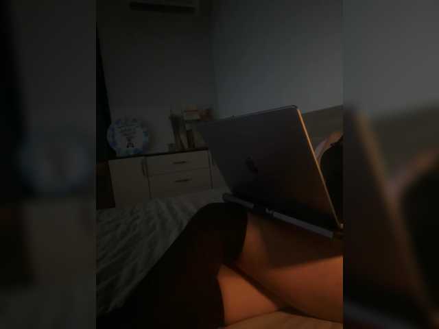 QWEENII live cam on BongaCams