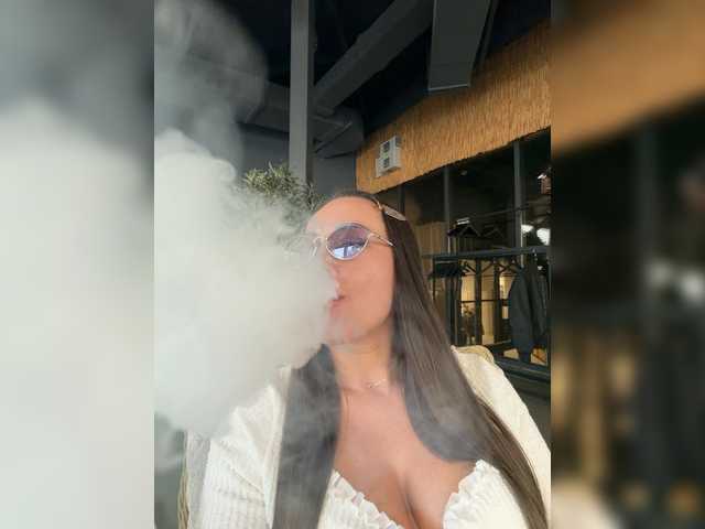 QWEENII live cam on BongaCams