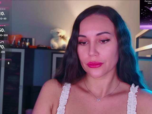 QWEENII live cam on BongaCams