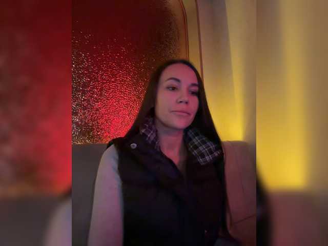 QWEENII — live female cam