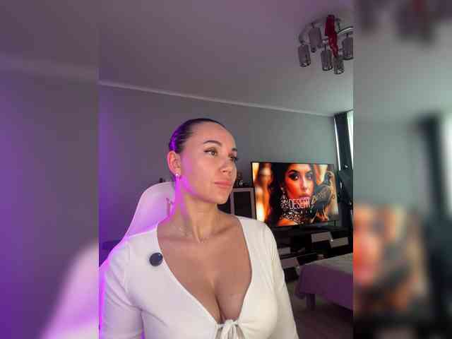 QWEENII webcam