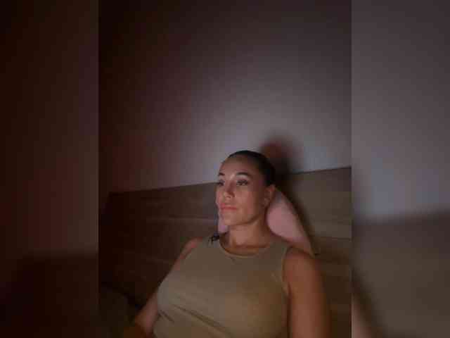 QWEENII webcam