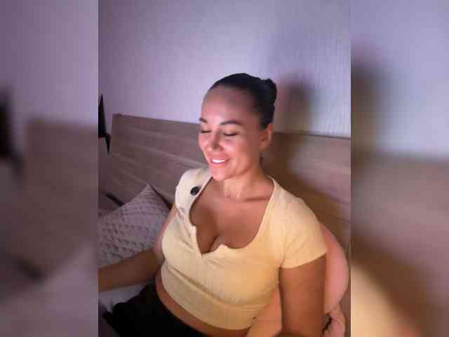 QWEENII webcam