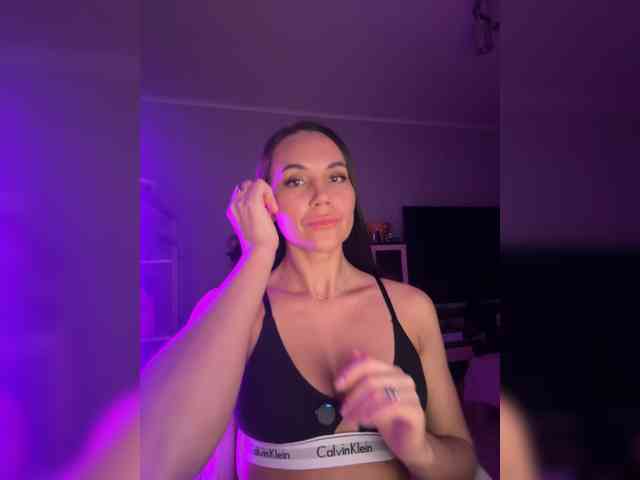 QWEENII webcam