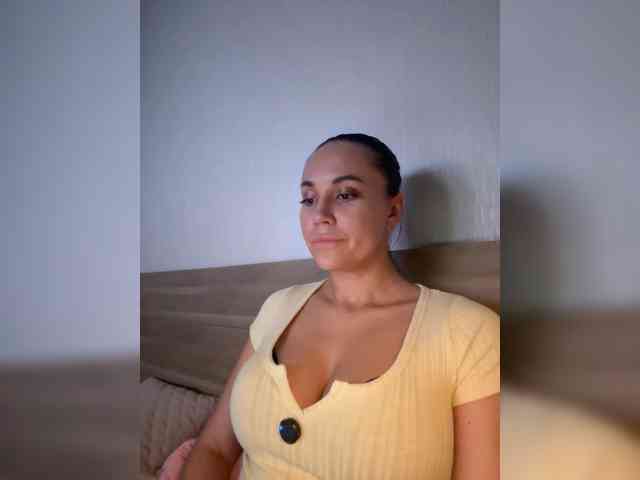 QWEENII webcam