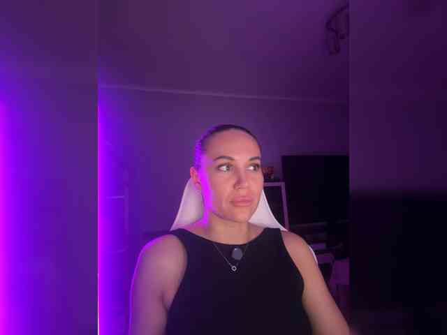 QWEENII webcam