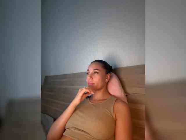 QWEENII webcam
