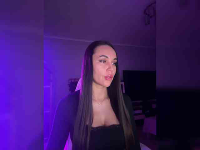QWEENII webcam