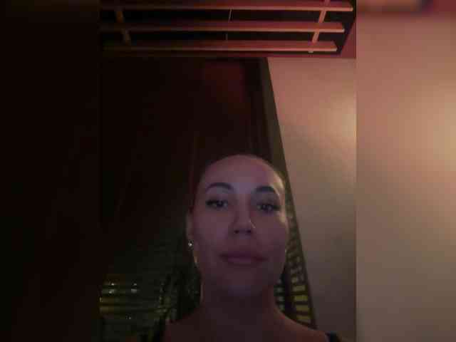 QWEENII webcam