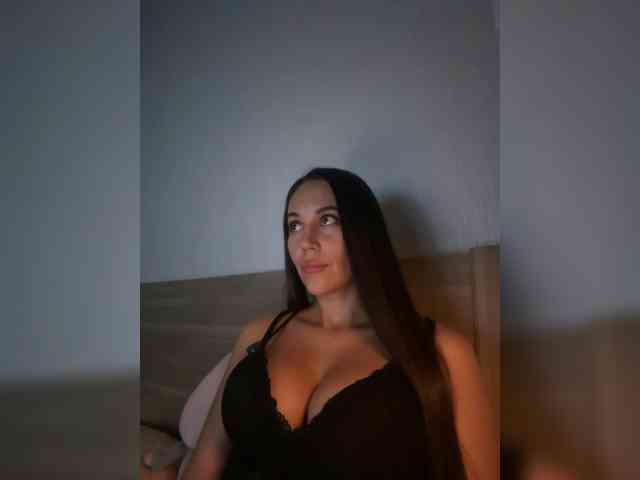 QWEENII webcam