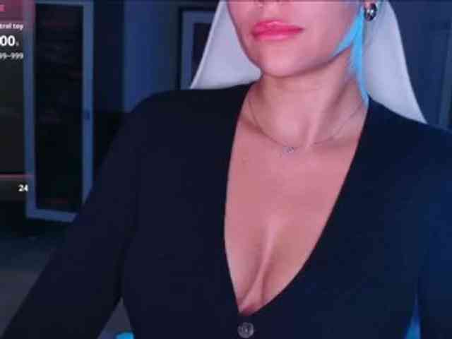 QWEENII webcam