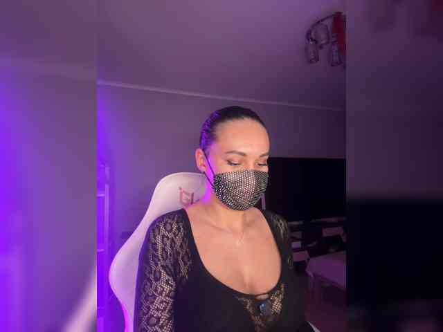 QWEENII webcam